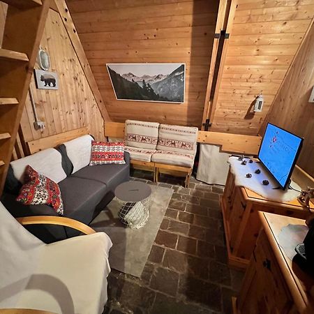 ~Chalet_Rifugio Tra I Boschi~ เซลลา เนเวีย ภายนอก รูปภาพ